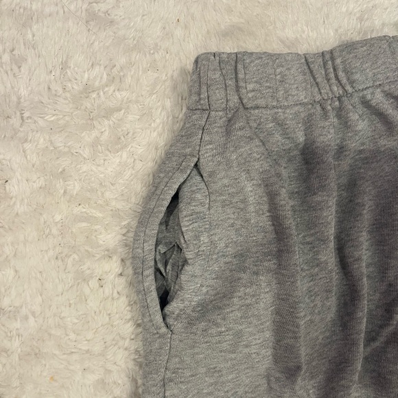 Brandy Melville sweats! - Picture 5 of 5